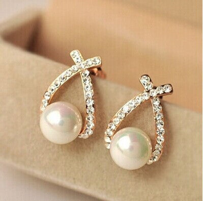 Bou Pearl Stud Earrings