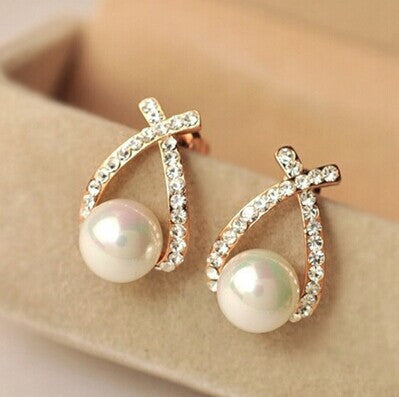 Bou Pearl Stud Earrings